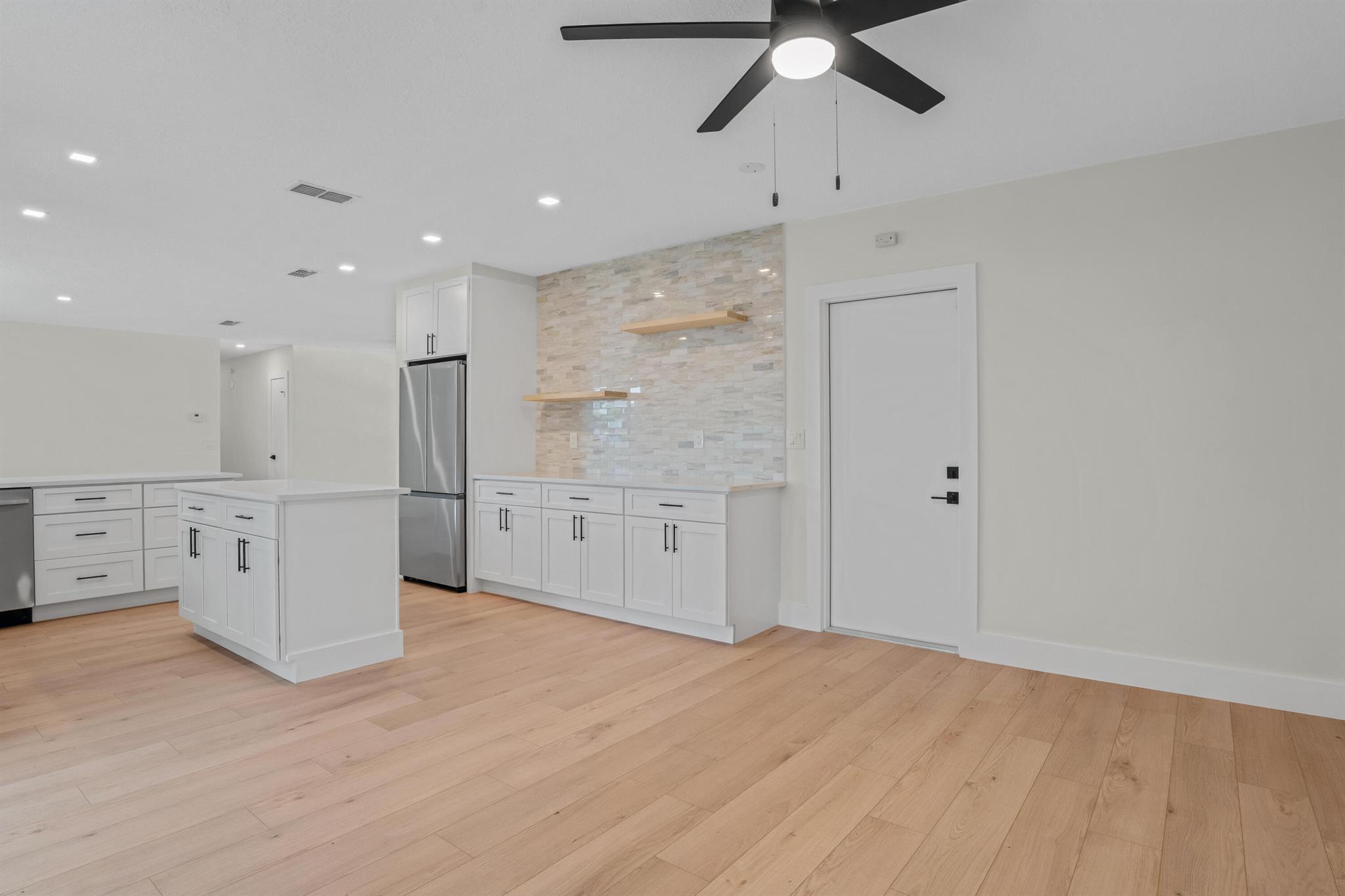 DELRAY SHORES FIRST ADD - Residential