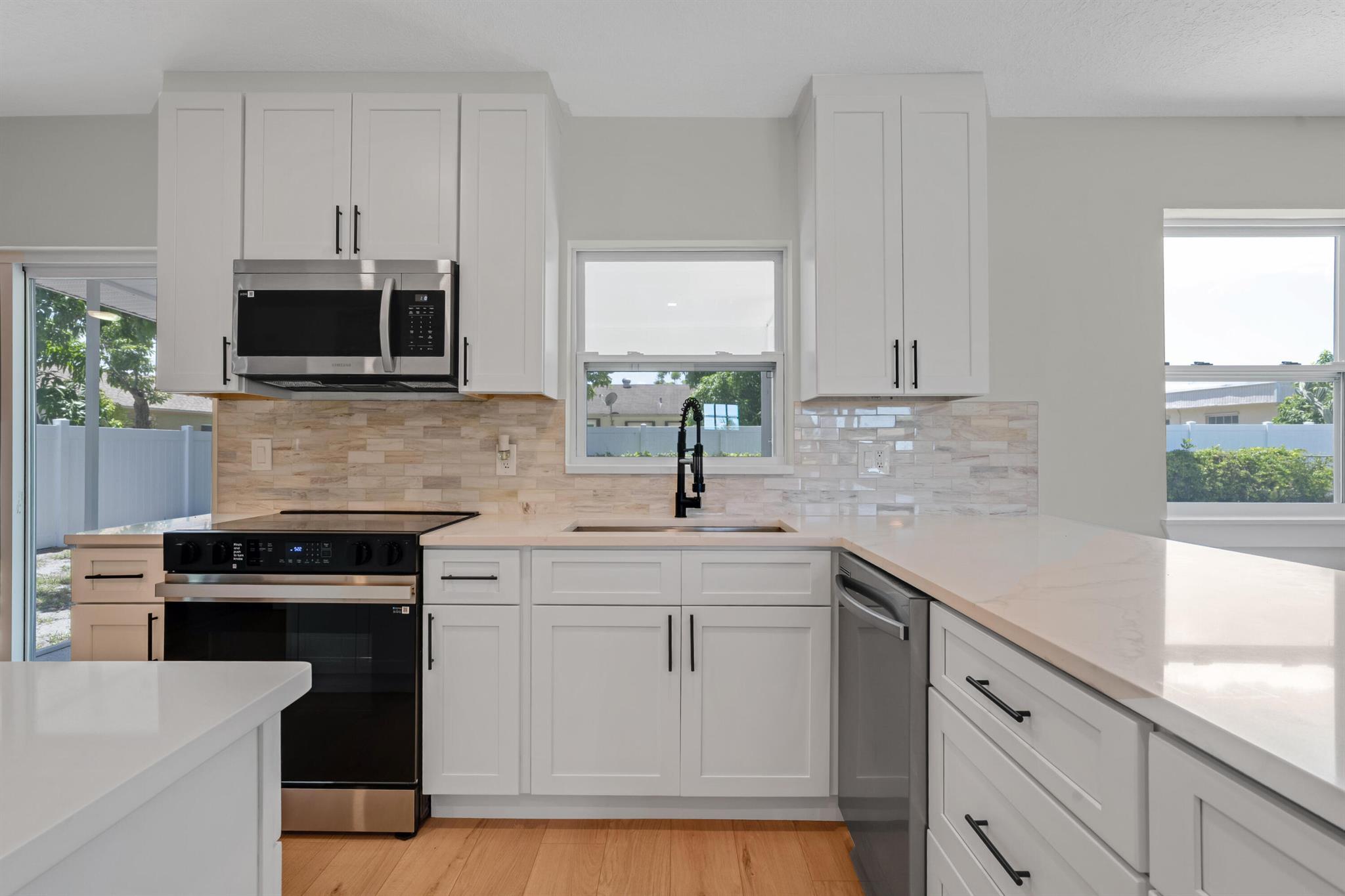 DELRAY SHORES FIRST ADD - Residential