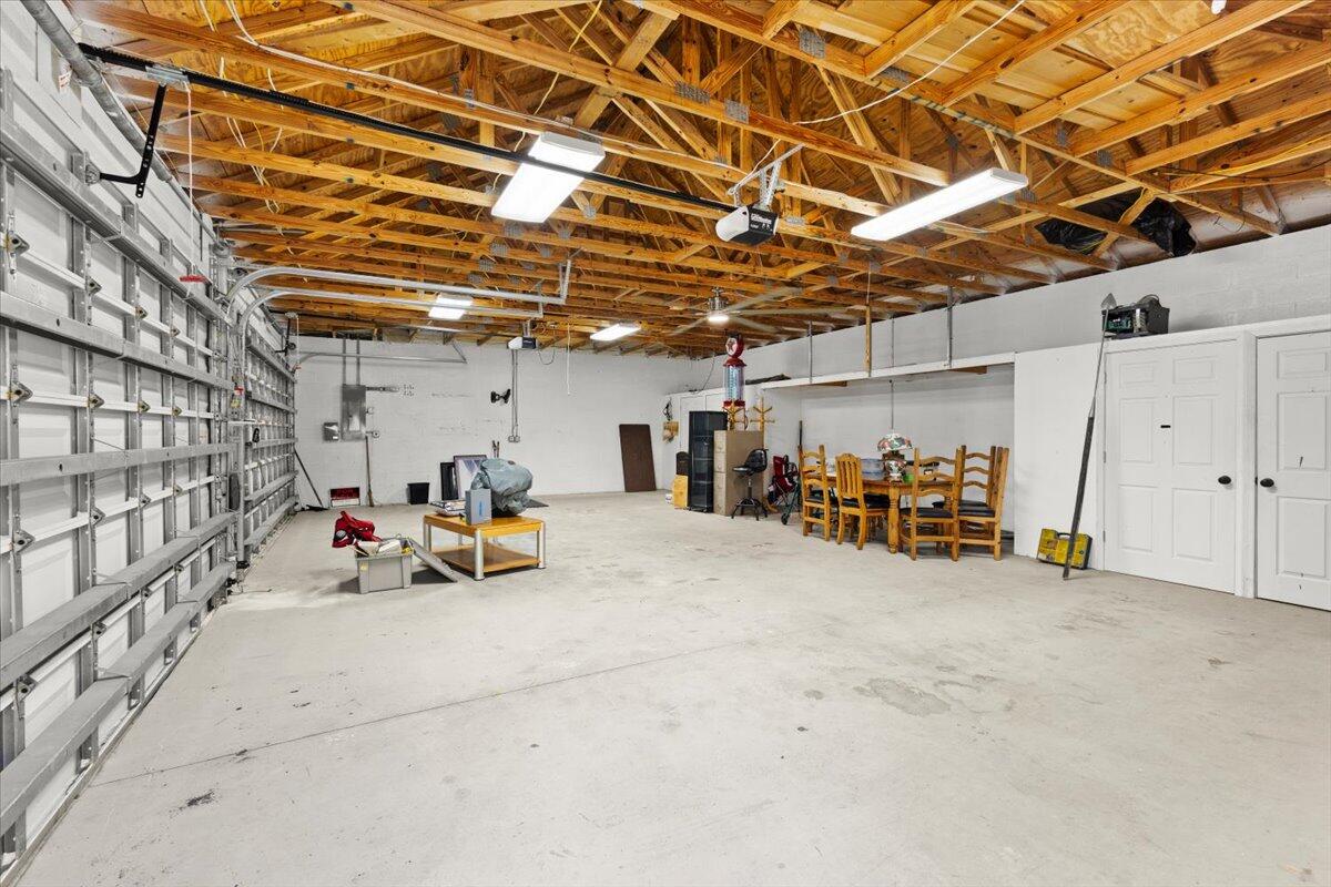 Acreage & Unrec - Residential