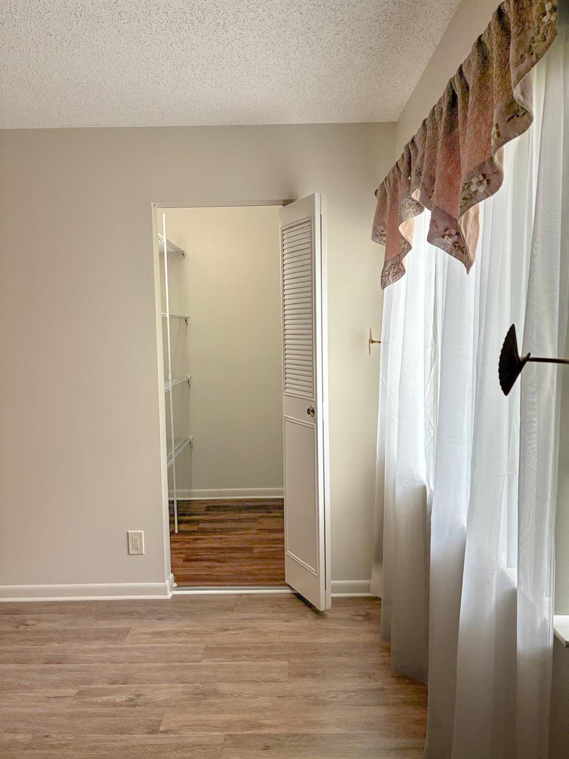 Pine Rdg Condo 03 South - Residential Lease