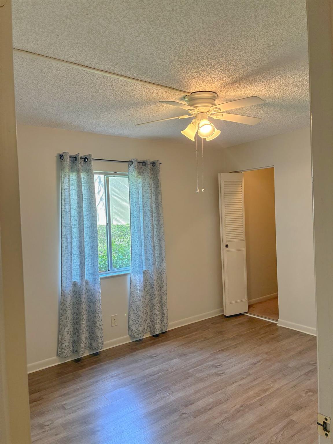 Pine Rdg Condo 03 South - Residential Lease