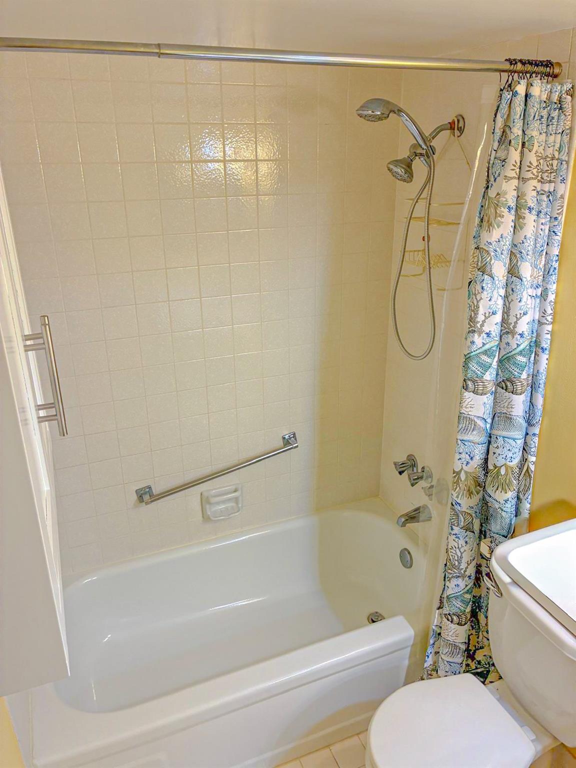 Pine Rdg Condo 03 South - Residential Lease