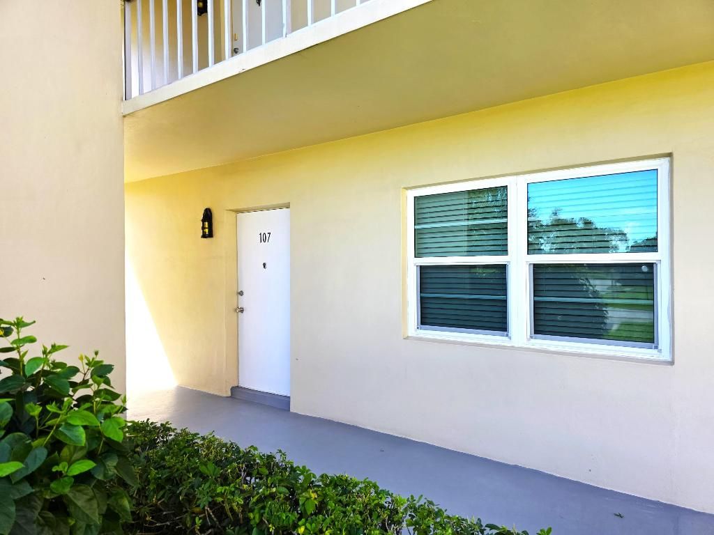 Photo of 88 Crooked Tree Lane #107, Vero Beach, FL 32962 (MLS # R11154407)