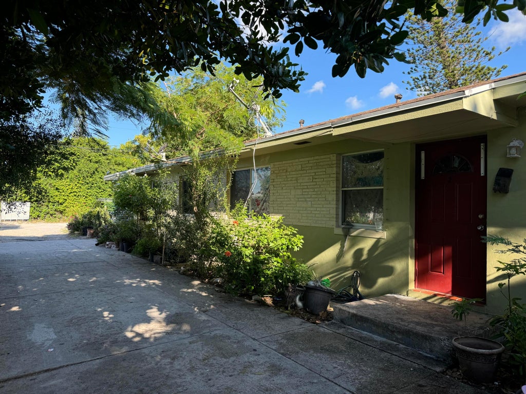 Photo of 721 N F Street #3, Lake Worth Beach, FL 33460 (MLS # R11023958)