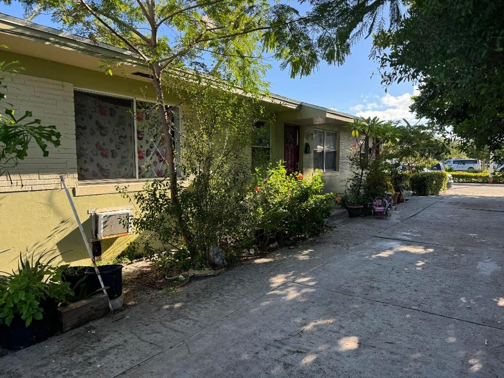 Photo of 721 N F Street #3, Lake Worth Beach, FL 33460 (MLS # R11023958)