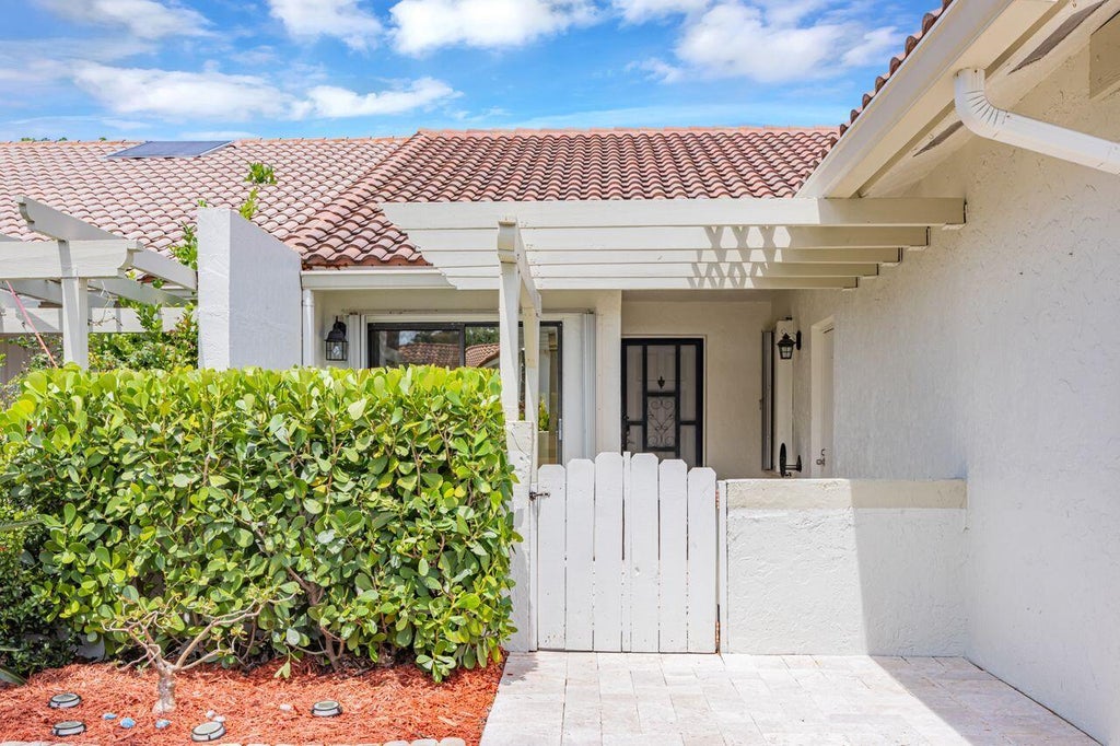 Photo of 21613 Coronado Avenue, Boca Raton, FL 33433 (MLS # R11092131)