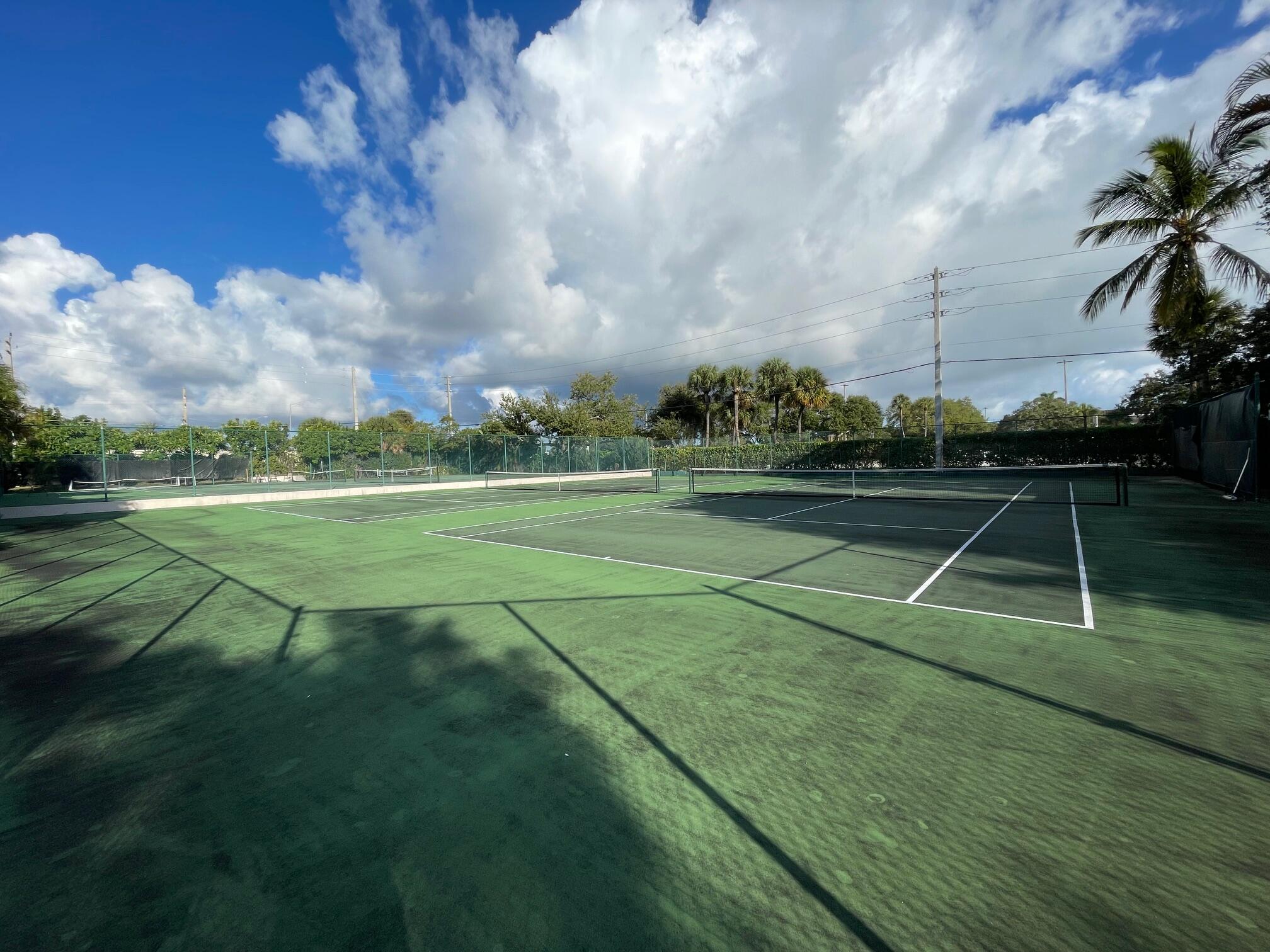 TWELVE OAKS CONDO - Residential