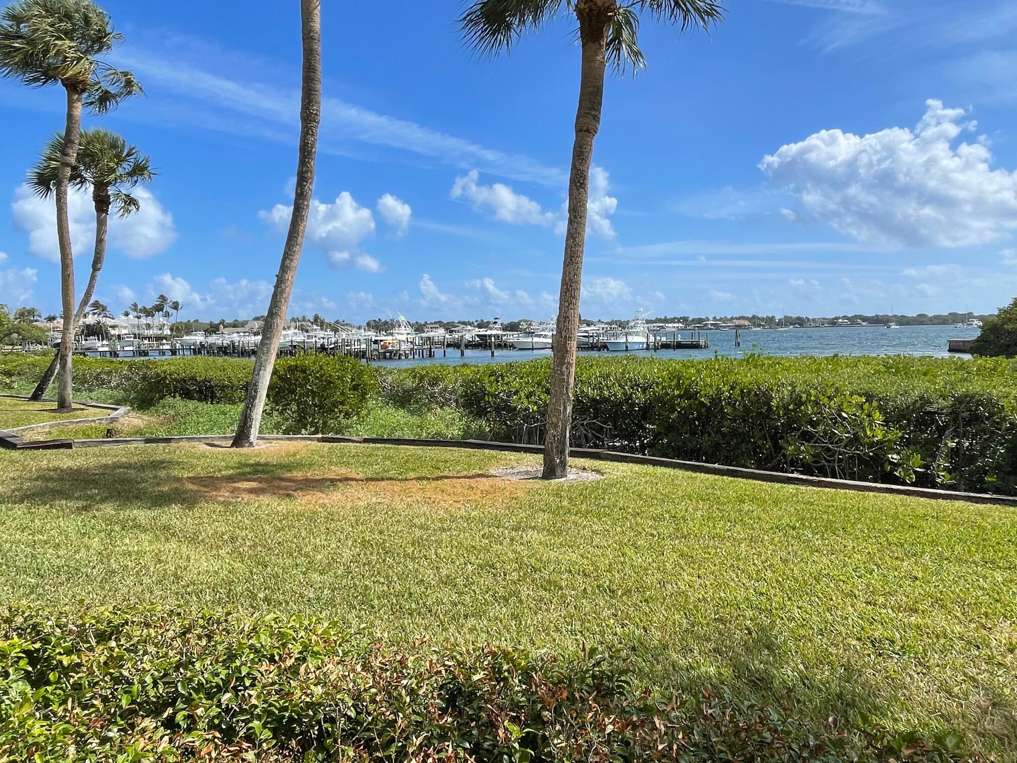 TWELVE OAKS CONDO - Residential