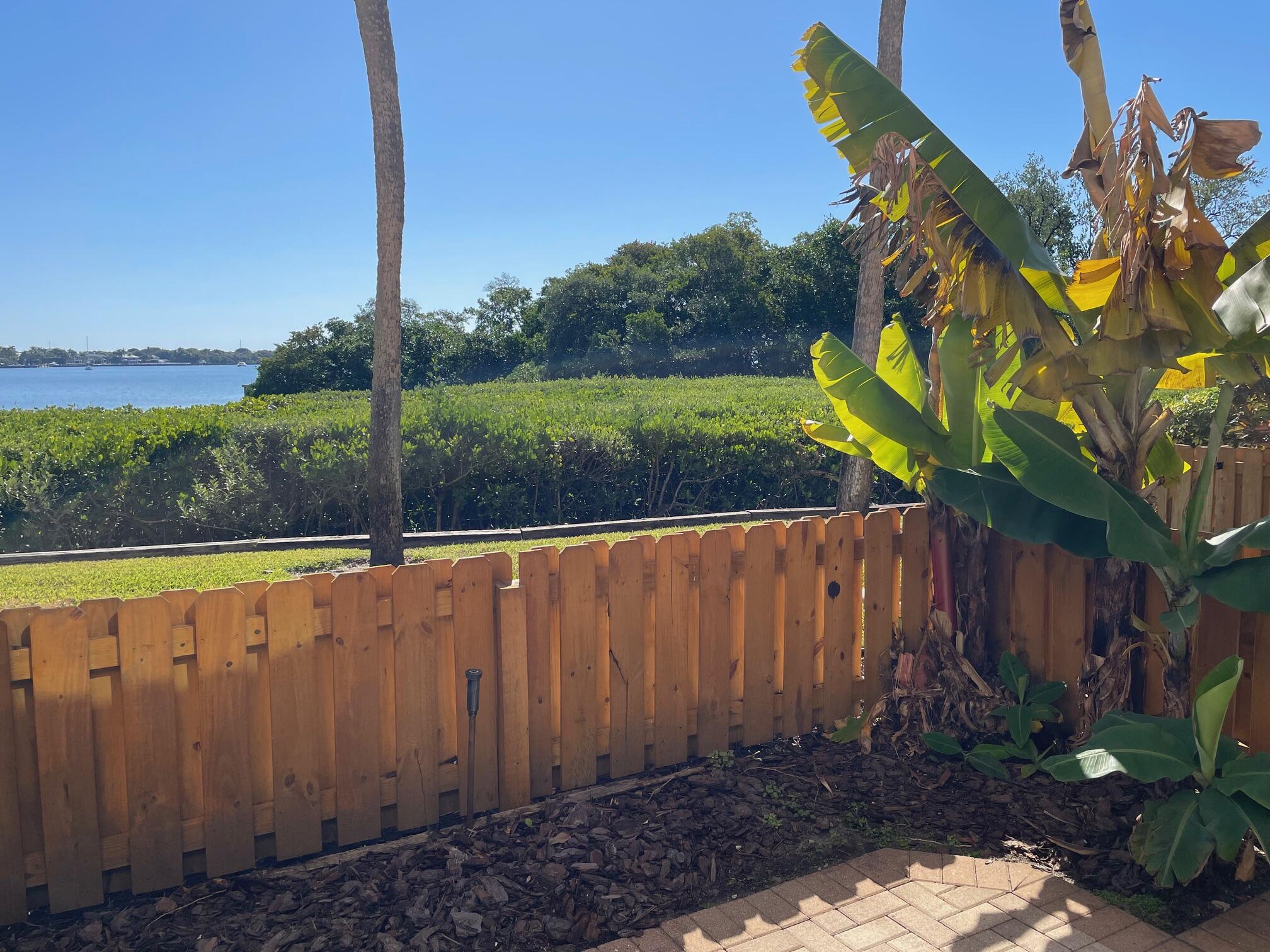 TWELVE OAKS CONDO - Residential