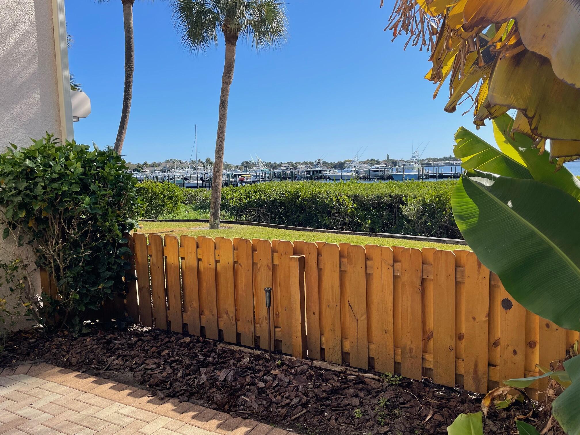 TWELVE OAKS CONDO - Residential