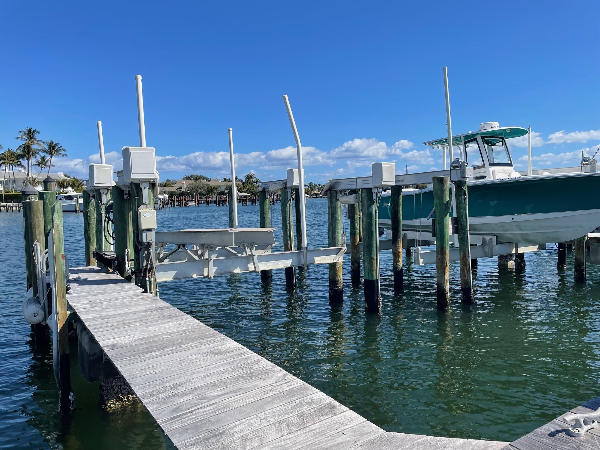 TWELVE OAKS CONDO - Residential