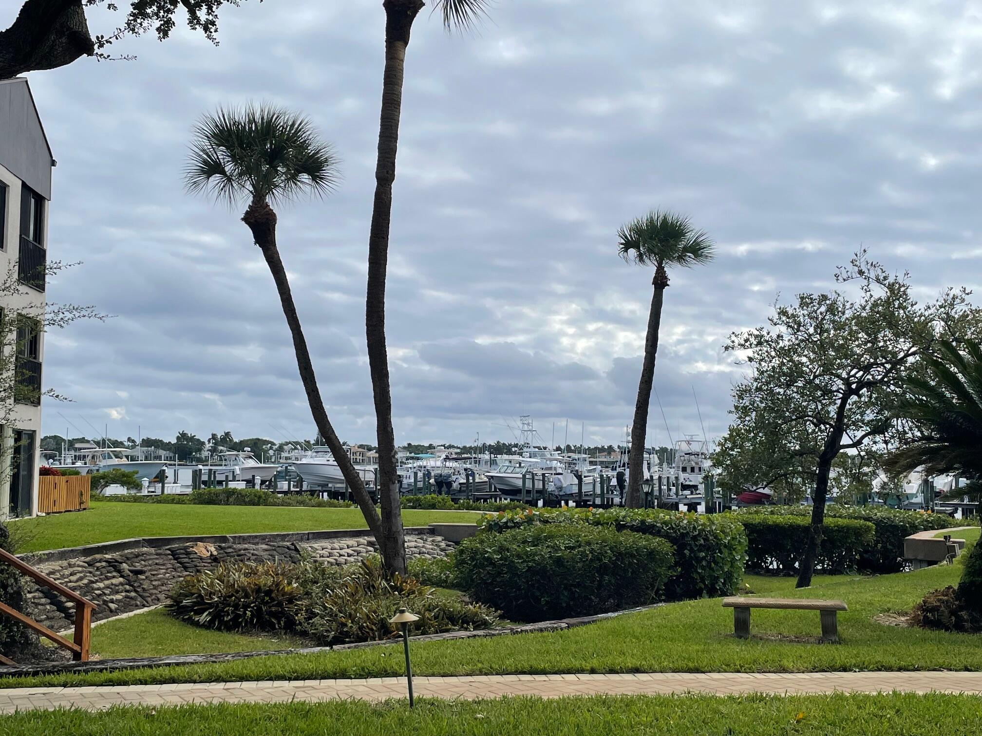 TWELVE OAKS CONDO - Residential