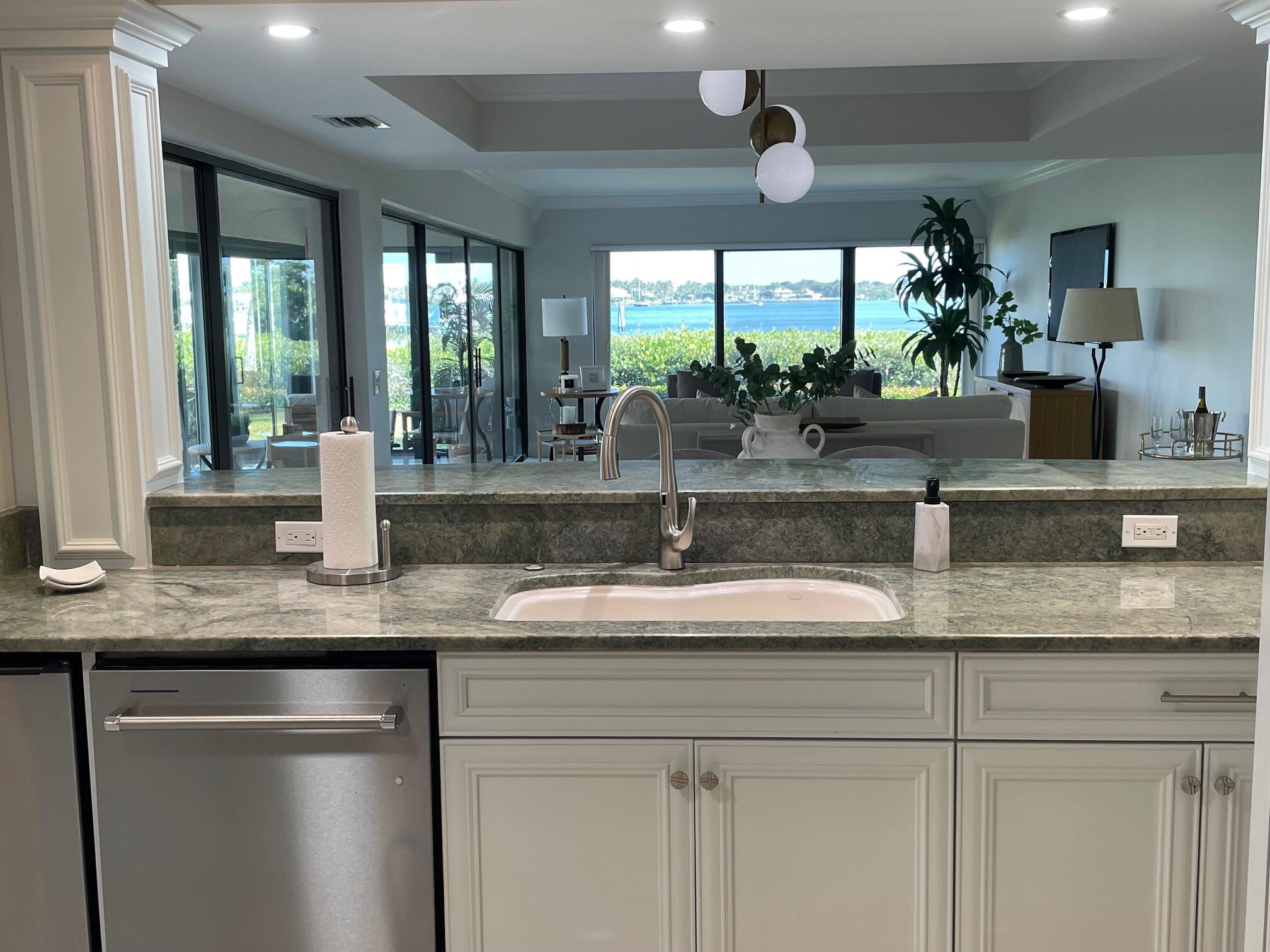 TWELVE OAKS CONDO - Residential