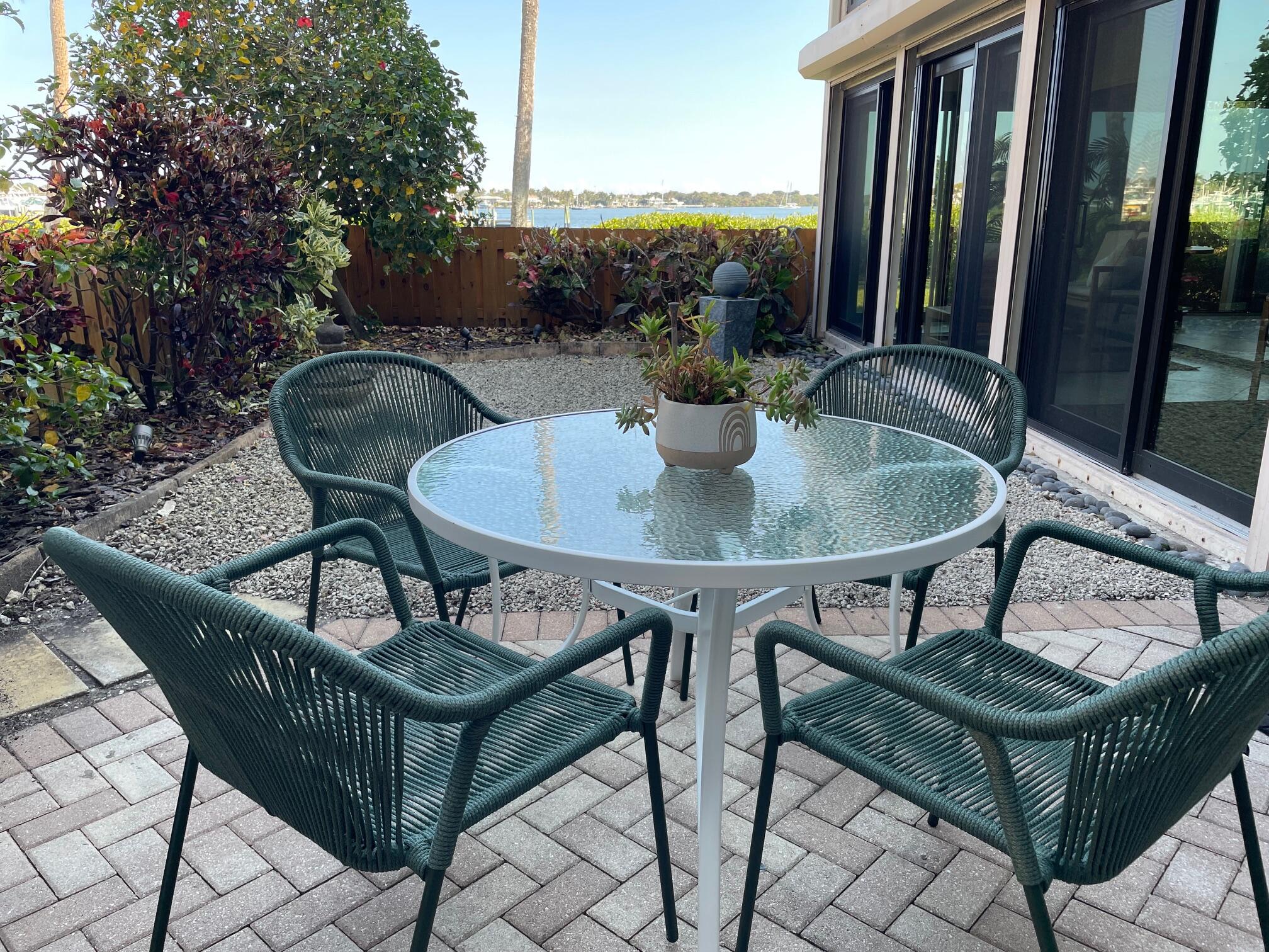 TWELVE OAKS CONDO - Residential