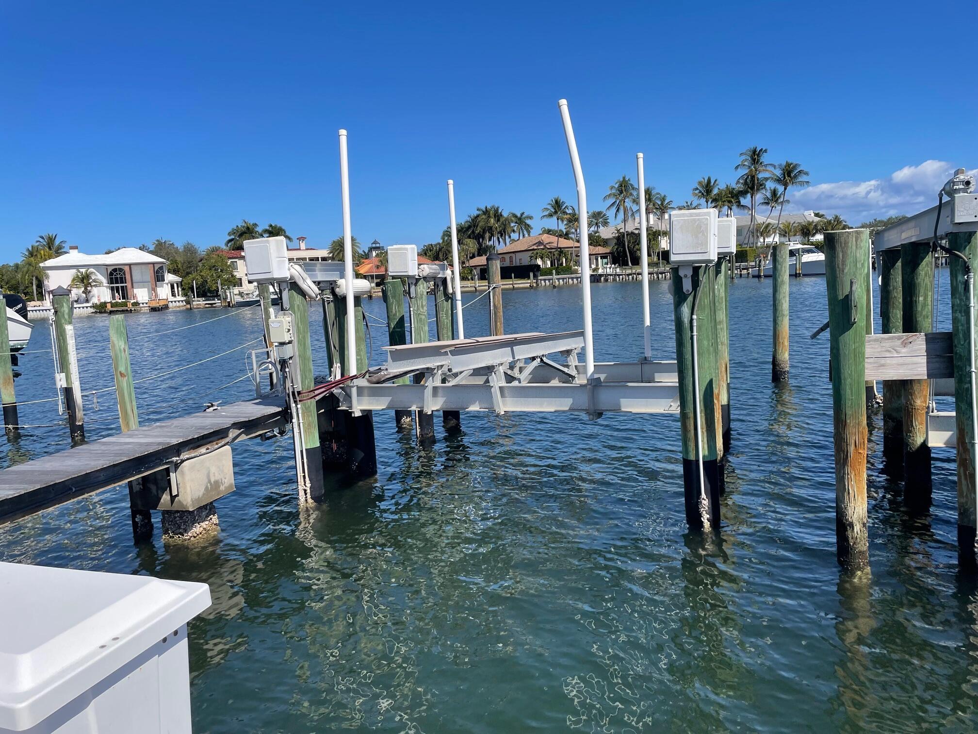 TWELVE OAKS CONDO - Residential