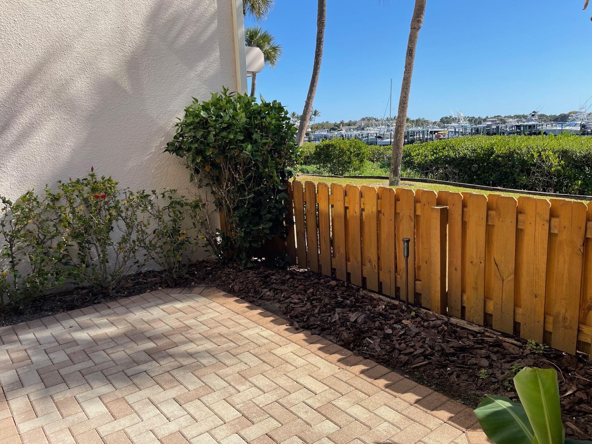 TWELVE OAKS CONDO - Residential