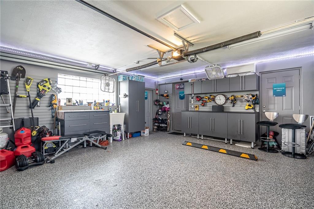 Poinsettia Heights River - Residential