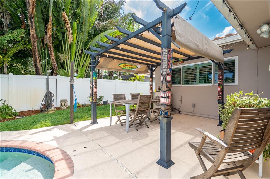 Poinsettia Heights River - Residential