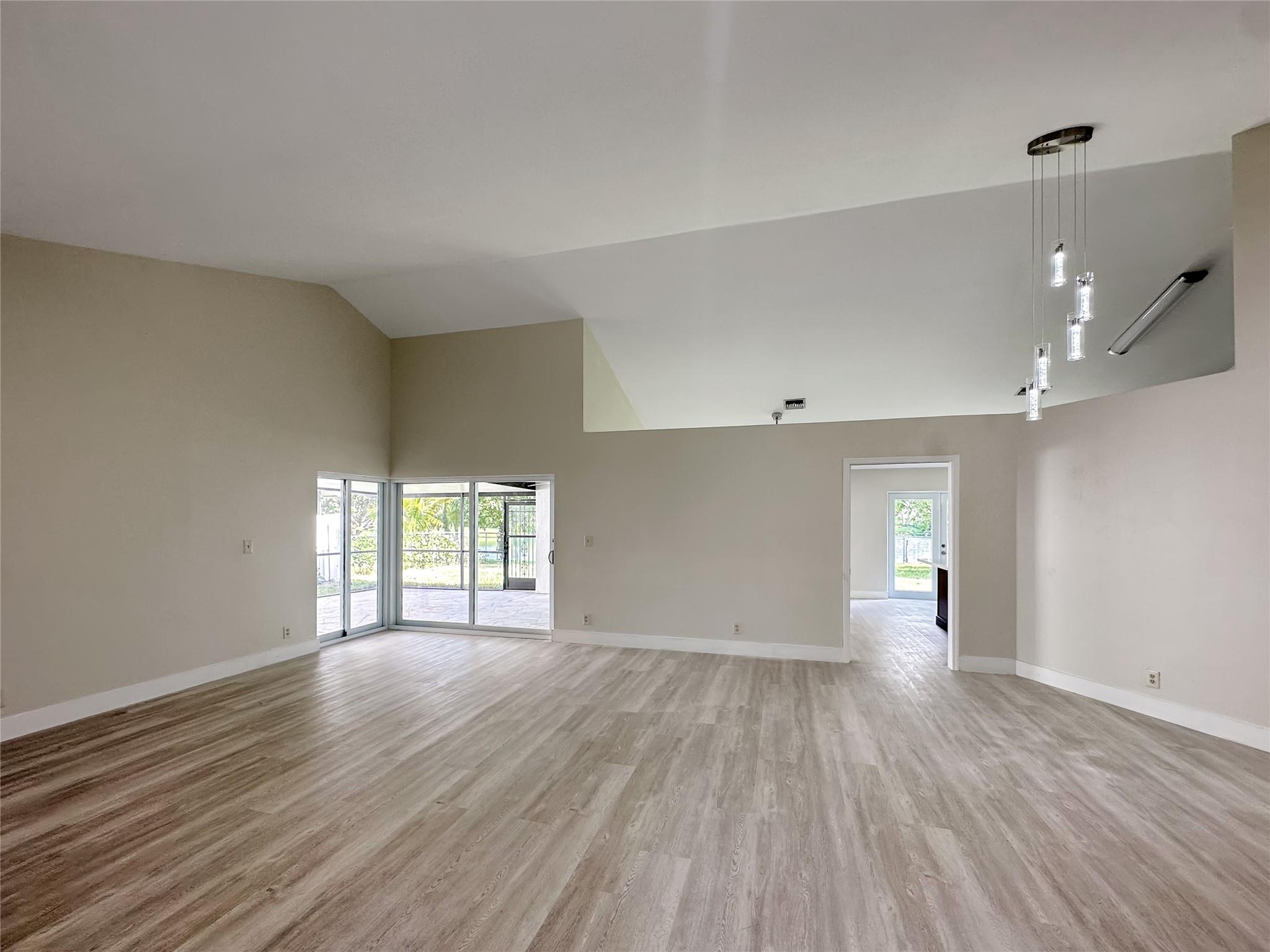 BOULEVARD WOODS EAST - Residential