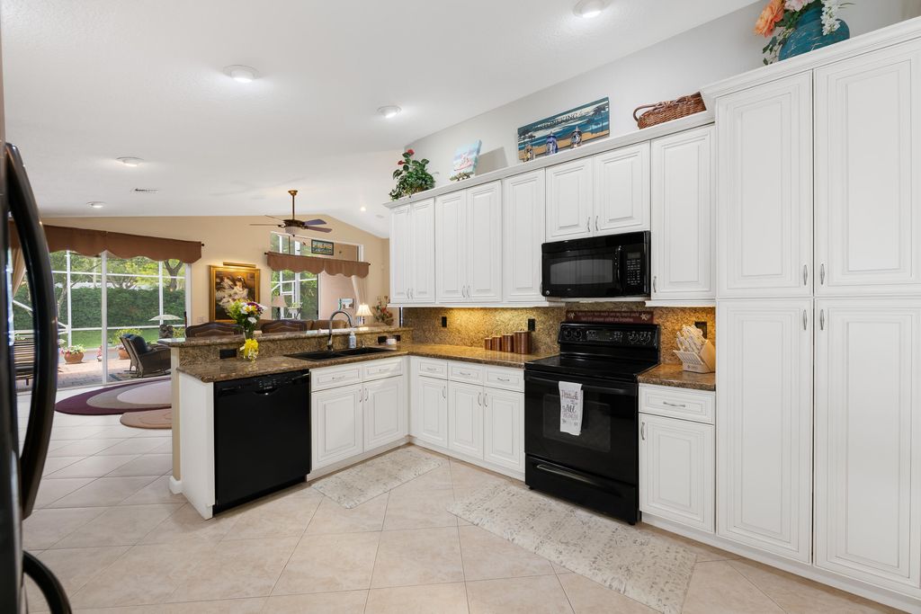 Photo of 5185 Glenville Drive, Boynton Beach, FL 33437 (MLS # B26032802)
