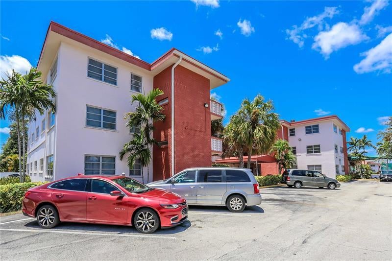 4800 Hollywood Boulevard 1F