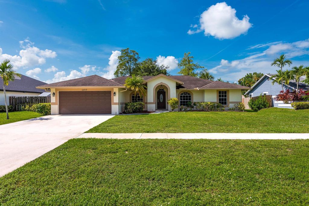 Photo of 14510 Paddock Drive, Wellington, FL 33414 (MLS # R11106133)