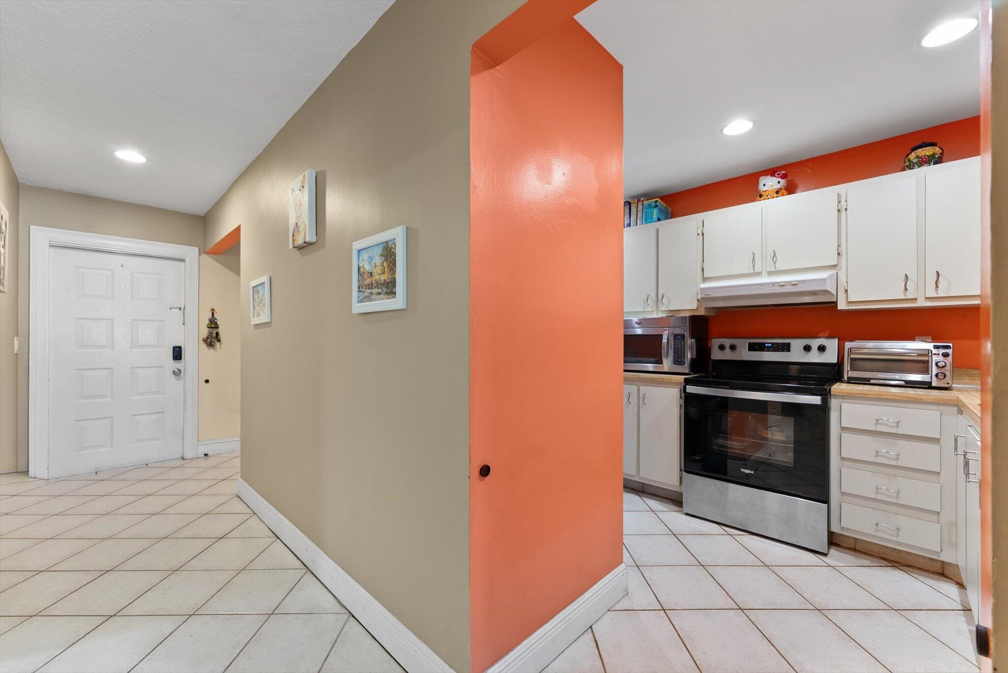 DELRAY OAKS CONDO - Residential