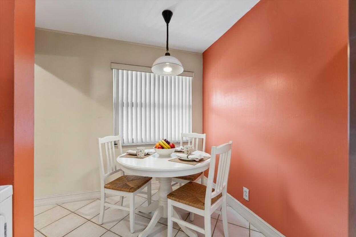 DELRAY OAKS CONDO - Residential