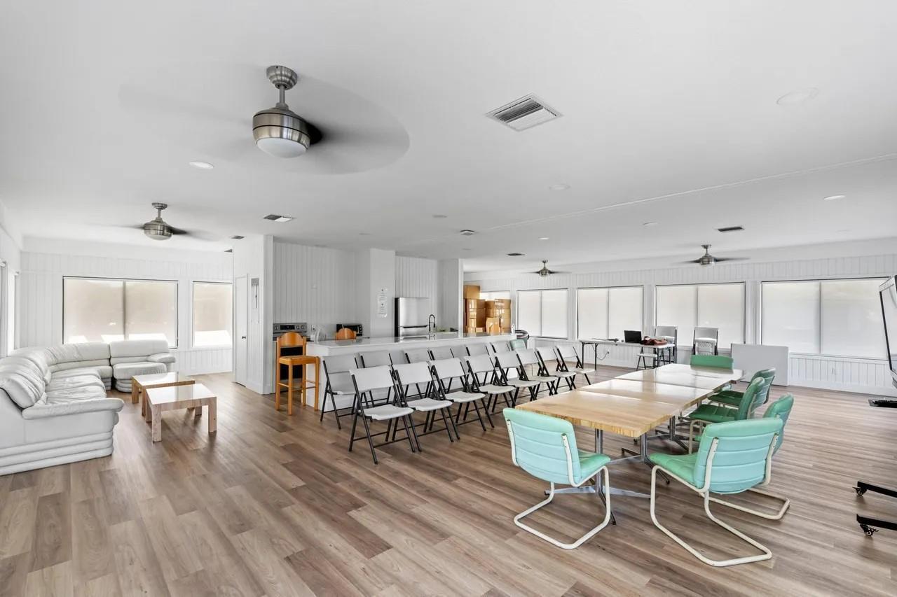 DELRAY OAKS CONDO - Residential