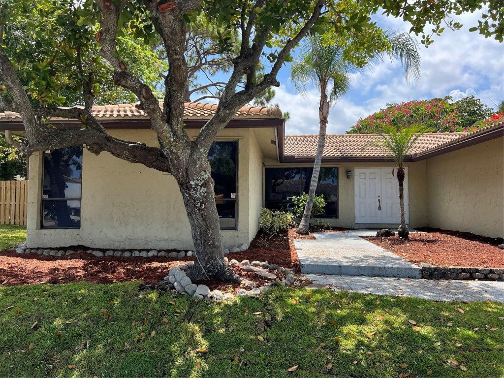 Photo of 3235 NW 28th Avenue, Boca Raton, FL 33434 (MLS # F10445003)