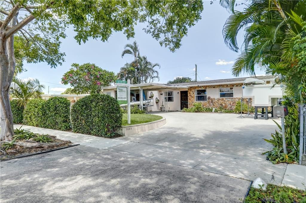 Photo of 7851 Raleigh St, Hollywood, FL 33024 (MLS # F10297425)