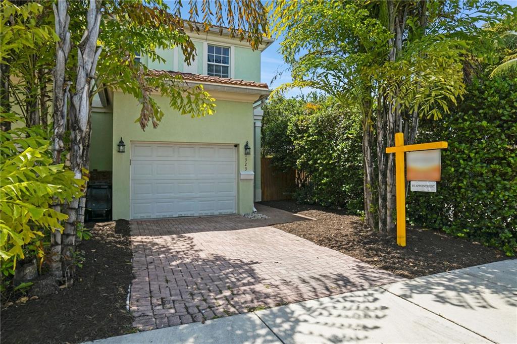 Fee simple townhouse - Residential
