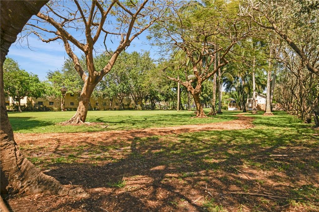Fee simple townhouse - Residential