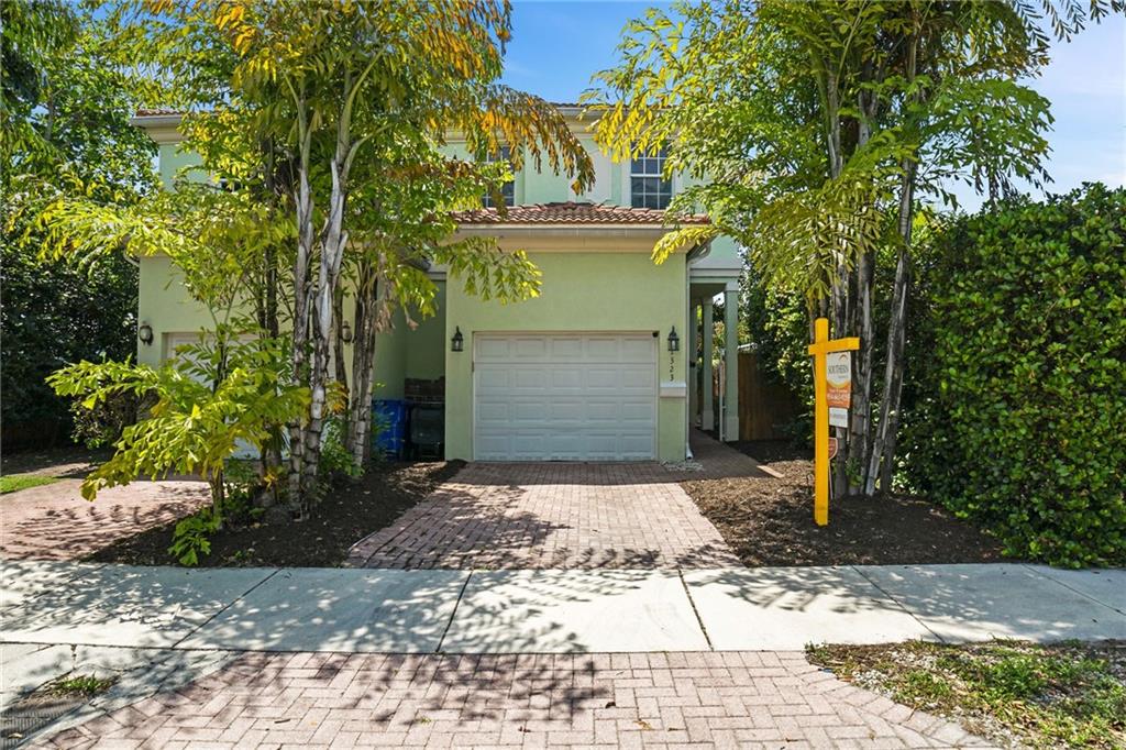 Fee simple townhouse - Residential
