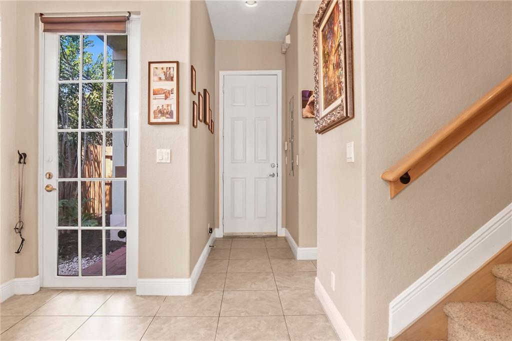 Fee simple townhouse - Residential