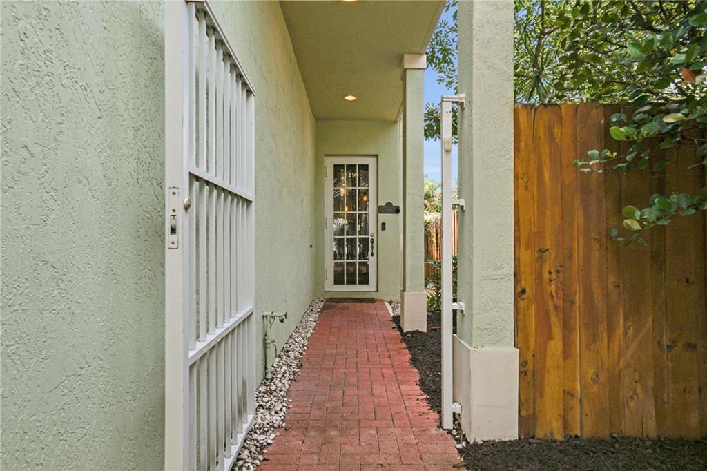 Fee simple townhouse - Residential
