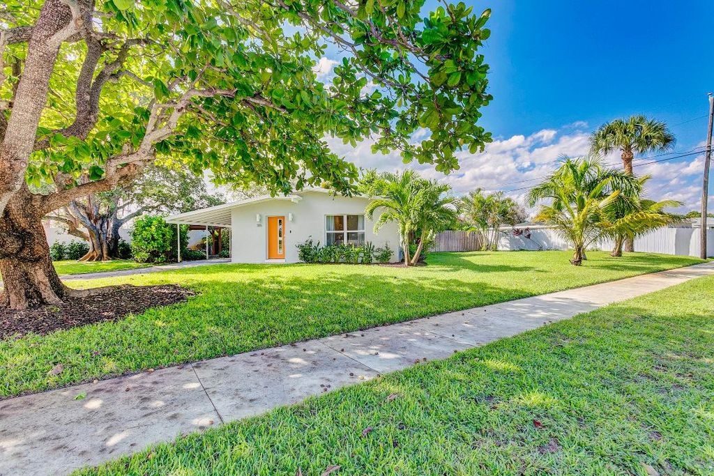 Photo of 385 Hunter Street, West Palm Beach, FL 33405 (MLS # R11141640)