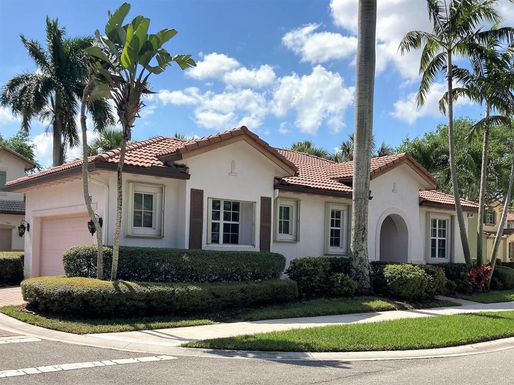 Photo of 542 Tomahawk Court, Palm Beach Gardens, FL 33410 (MLS # R10788404)