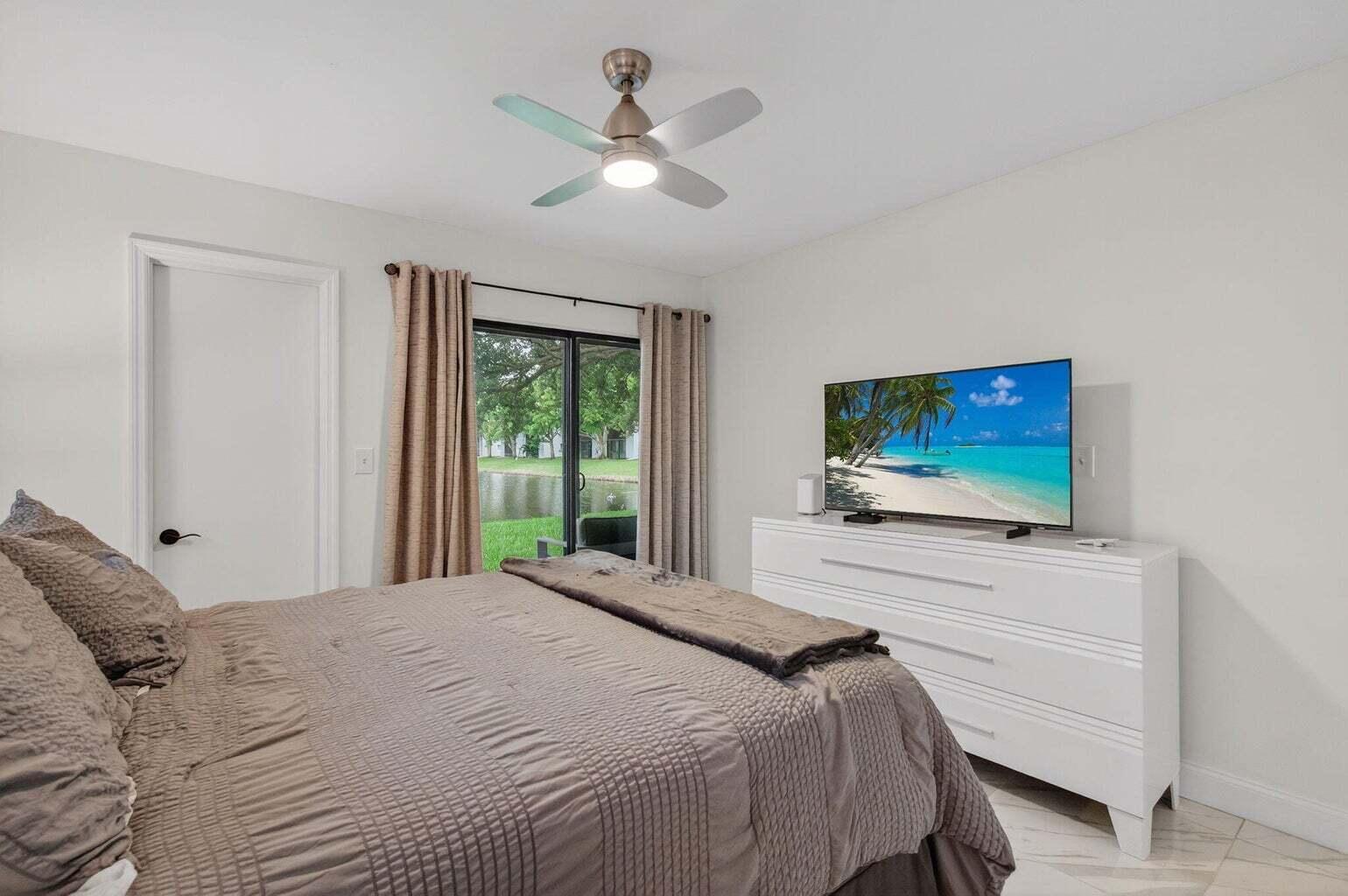 ASHLAND F CONDO - Residential