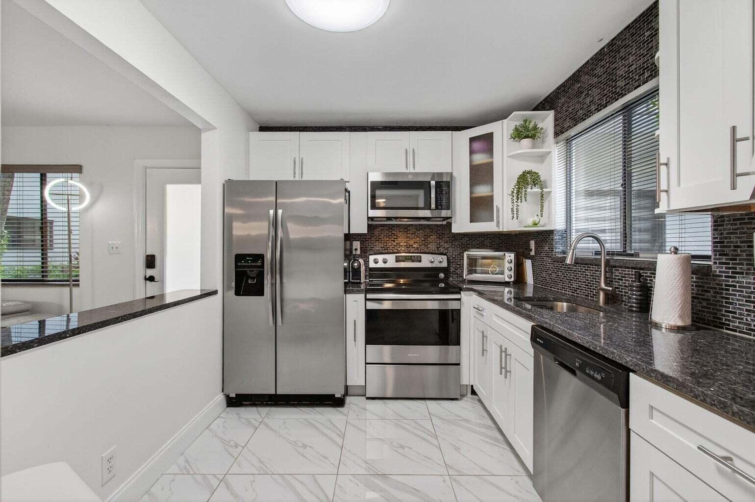 ASHLAND F CONDO - Residential