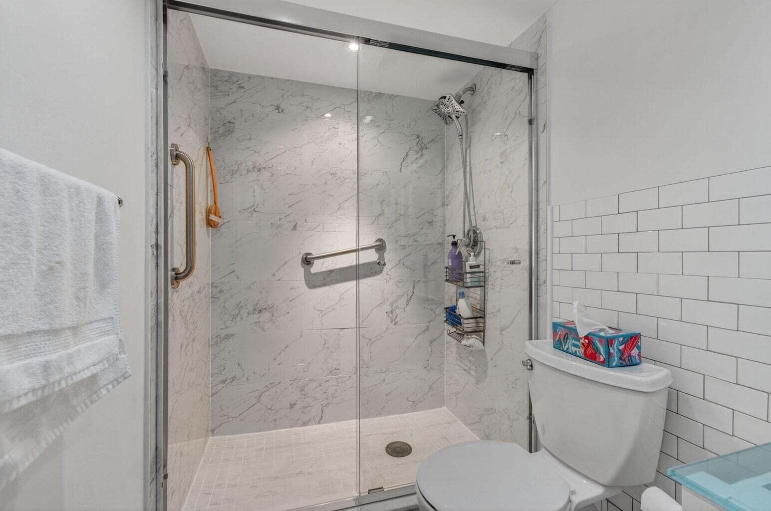 ASHLAND F CONDO - Residential