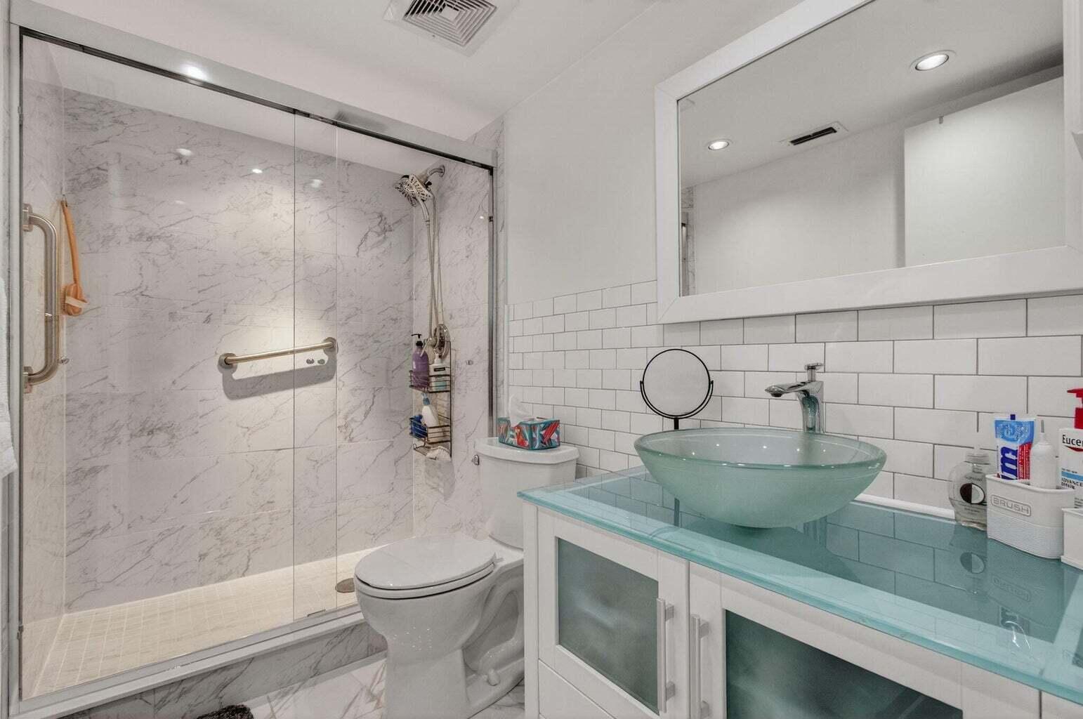 ASHLAND F CONDO - Residential