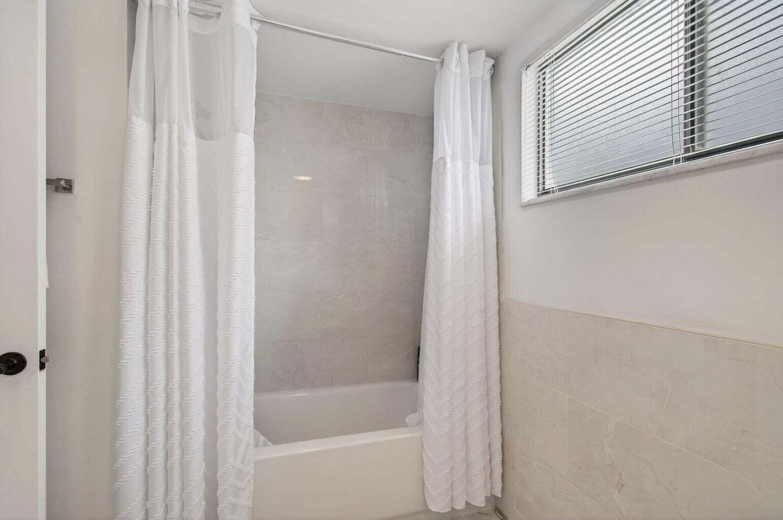 ASHLAND F CONDO - Residential