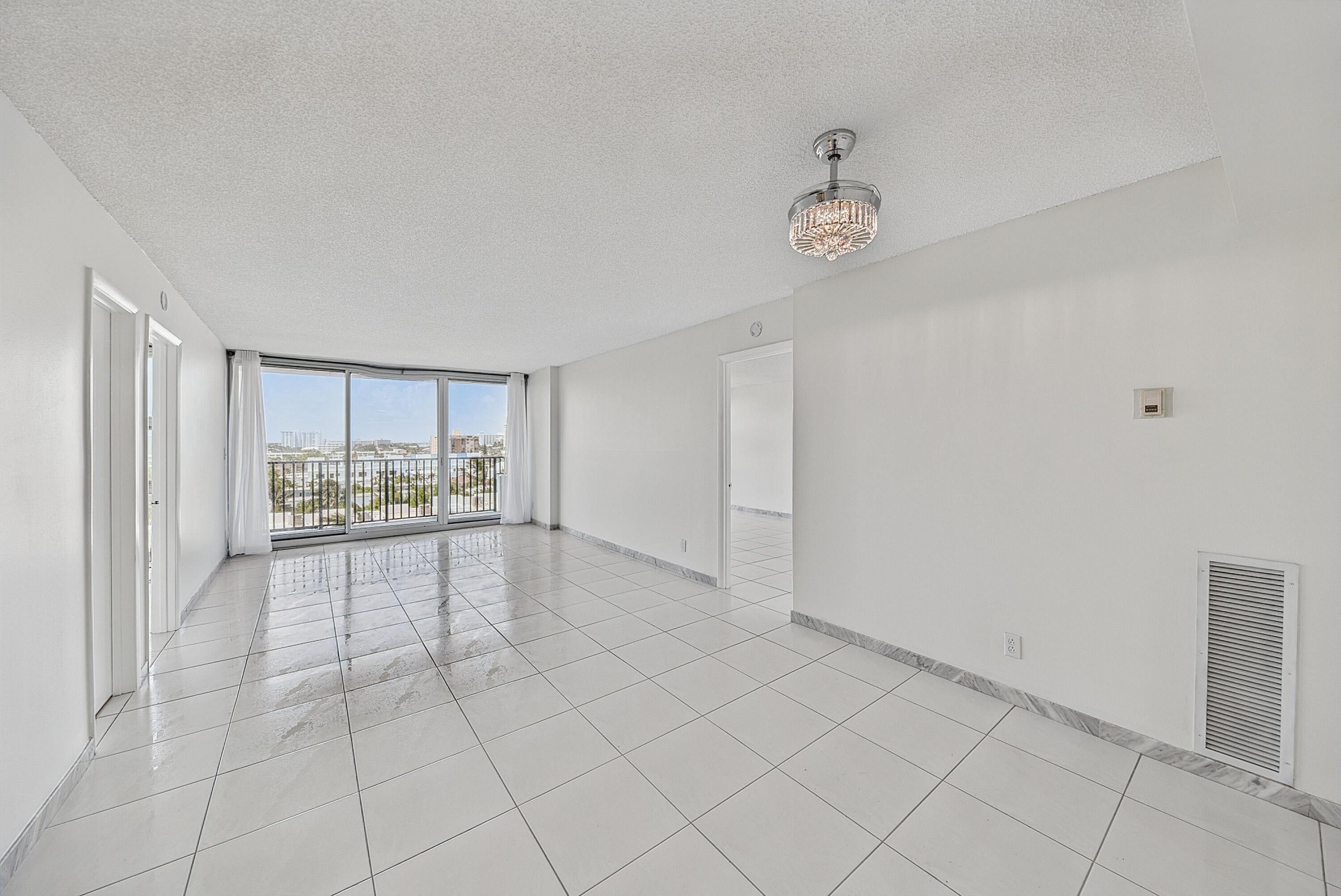 531 N Ocean Boulevard 805