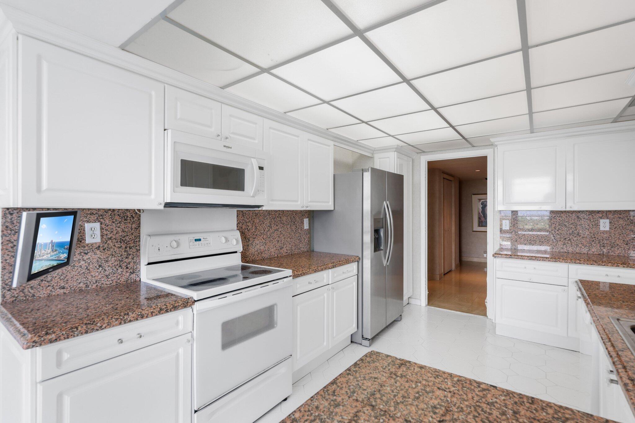 TOWER HOUSE CONDO - Residential