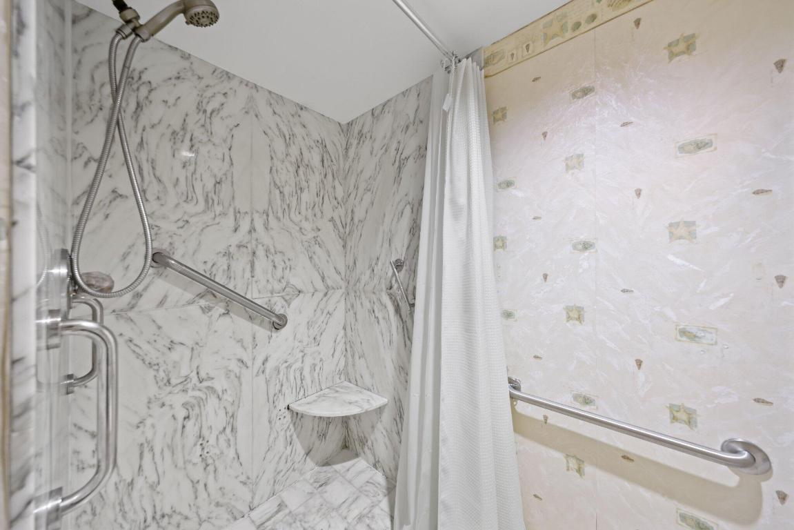 TOWER HOUSE CONDO - Residential