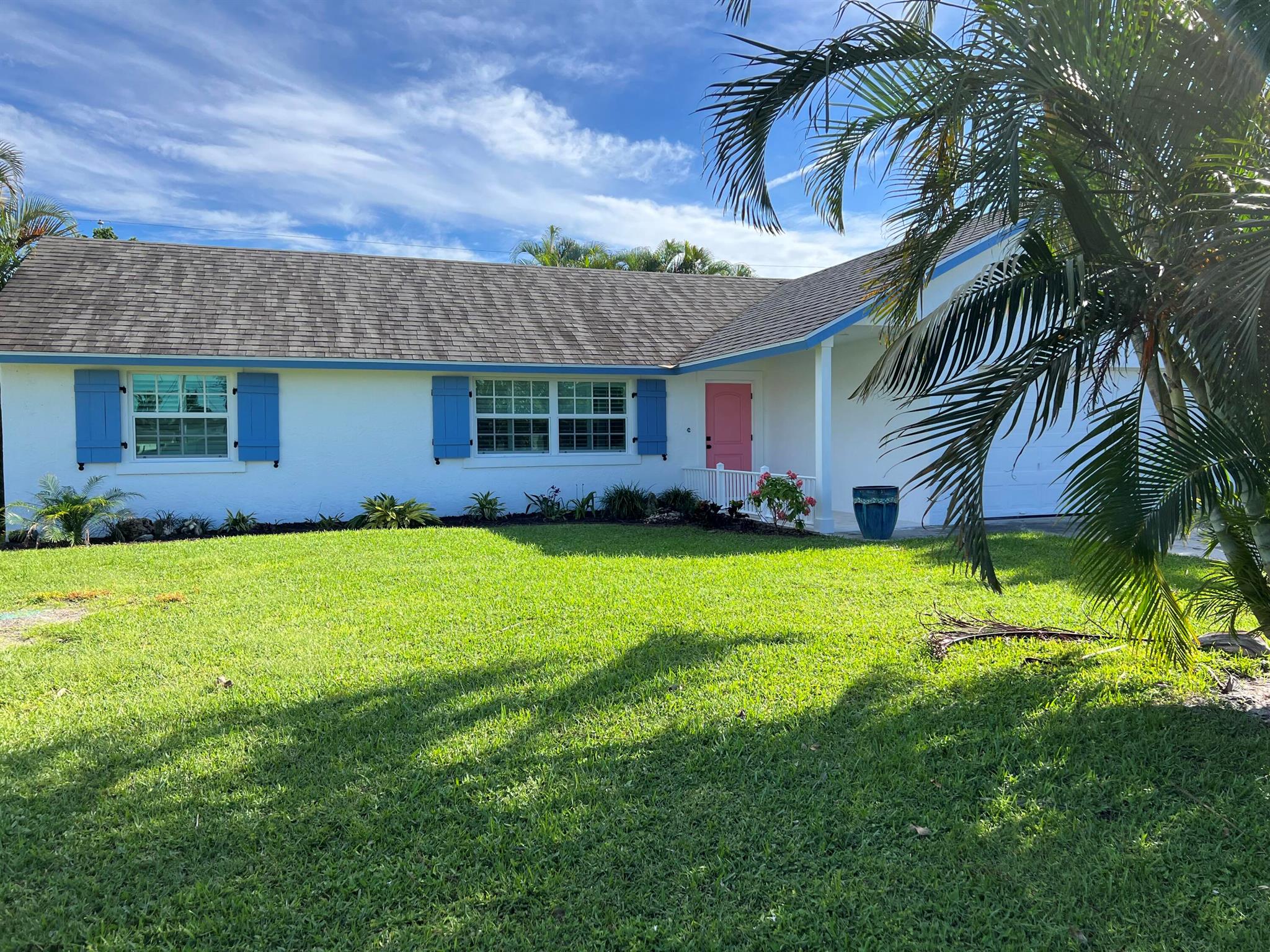 AVAILABLE MID- JULY BEACHY KEEN!Impeccably kept Hobe Sound Coastal Home! 3 bedroom 2 bath, 2 car garage.Beautifully landscaped yard. Close to Hobe Sound beaches, restaurants and boutiques.Plantation shutters, updated bathrooms, screened back lanai, fenced backyard, impact glass. vinyl wood flooring.Located in a very desirable neighborhood off of GomezNo HOA * No Smoking*