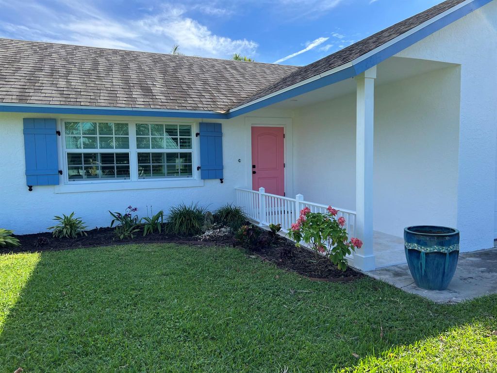 Photo of 8014 SE Carlton Street, Hobe Sound, FL 33455 (MLS # R11092730)