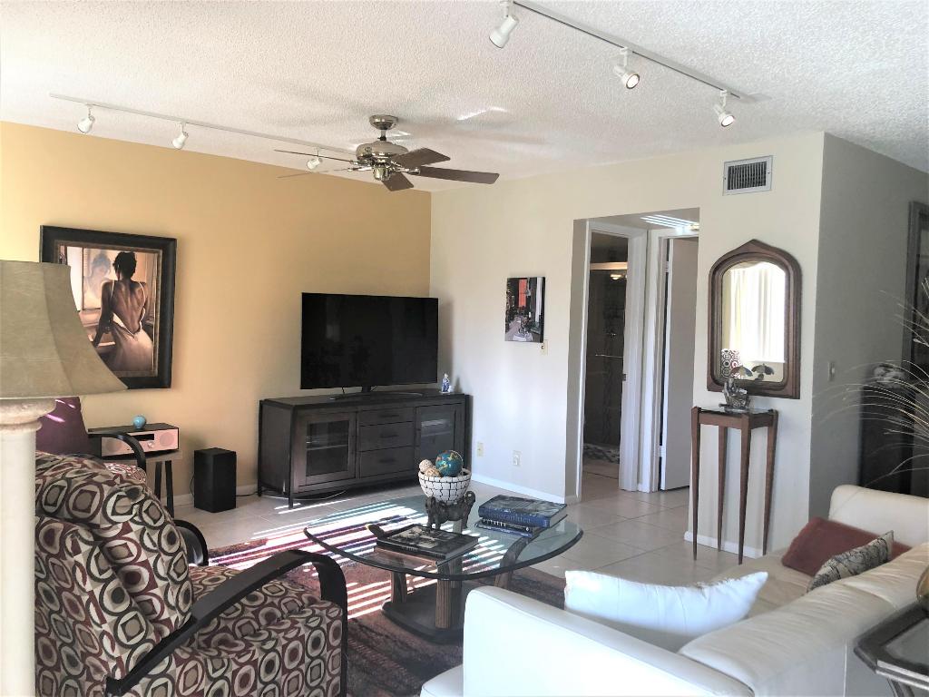 GREEN LAKES CONDO 1 THRU 21 OR3248P1 - Residential