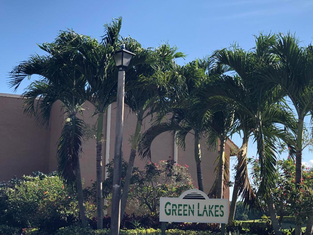 GREEN LAKES CONDO 1 THRU 21 OR3248P1 - Residential